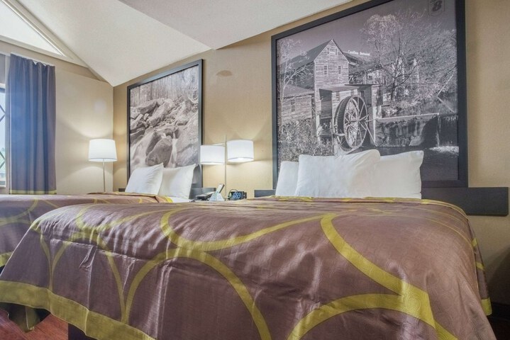 2 Double Beds (4 of 9)