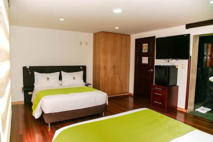 Room 4 of 9