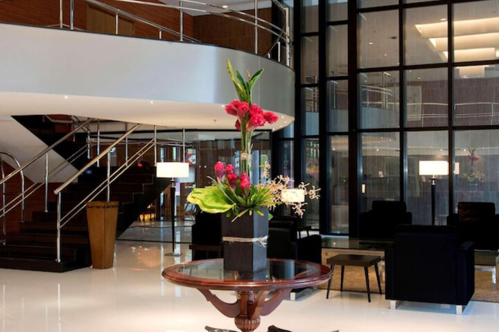 Entrance & Lobby