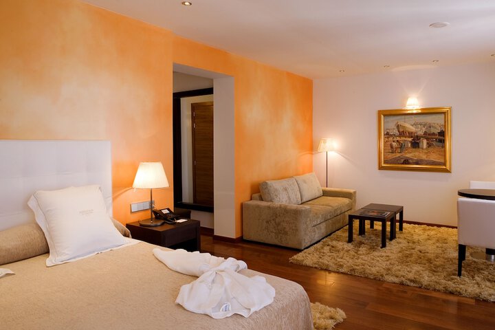 Room 5 of 146