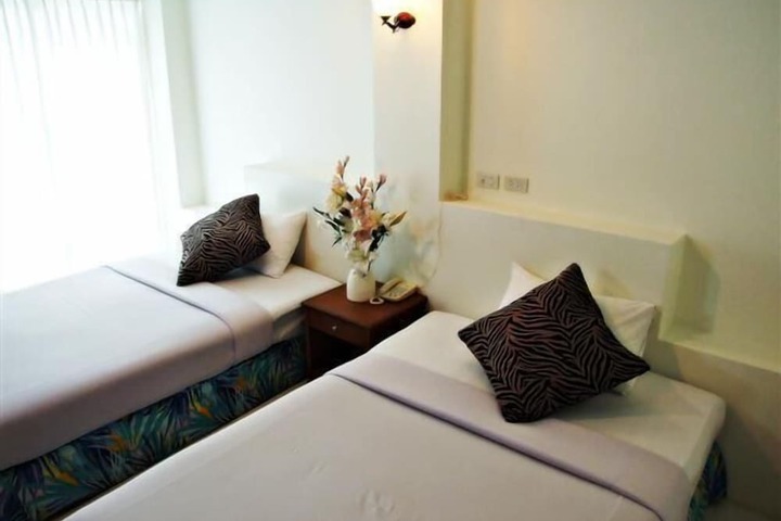 Room 8 of 31