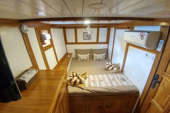 Room 5 of 15