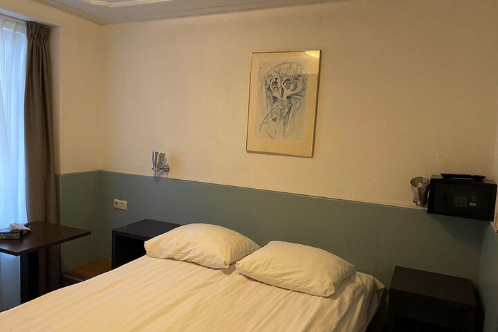 Room 30 of 58