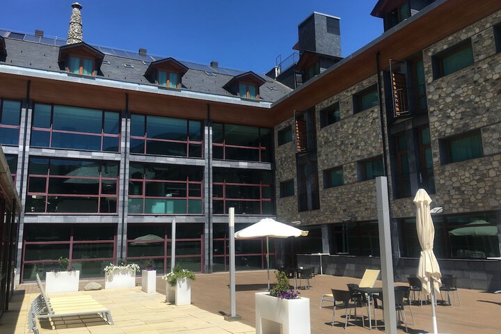 Sundeck 104 of 113
