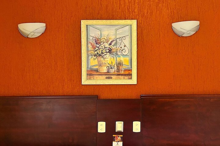 Room 12 of 37