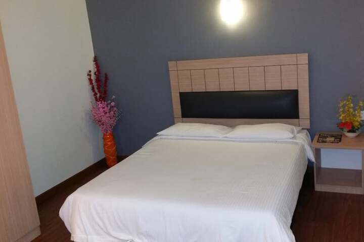 Room 17 of 34