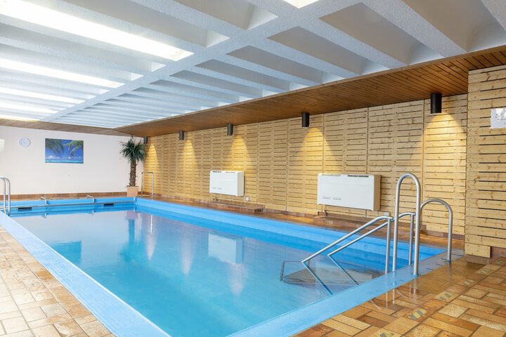 Pool 31 of 33