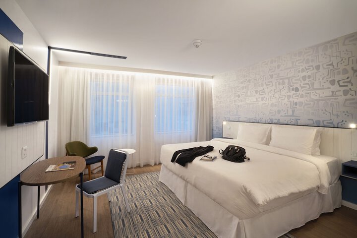 Room 9 of 117