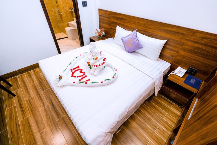 Room 4 of 14
