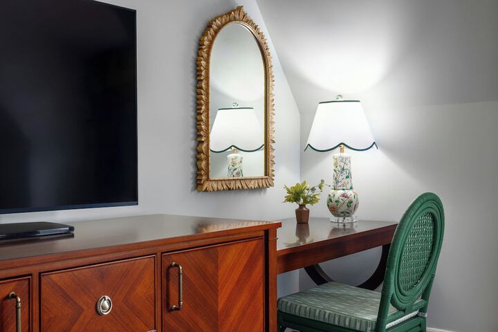 Room 52 of 141