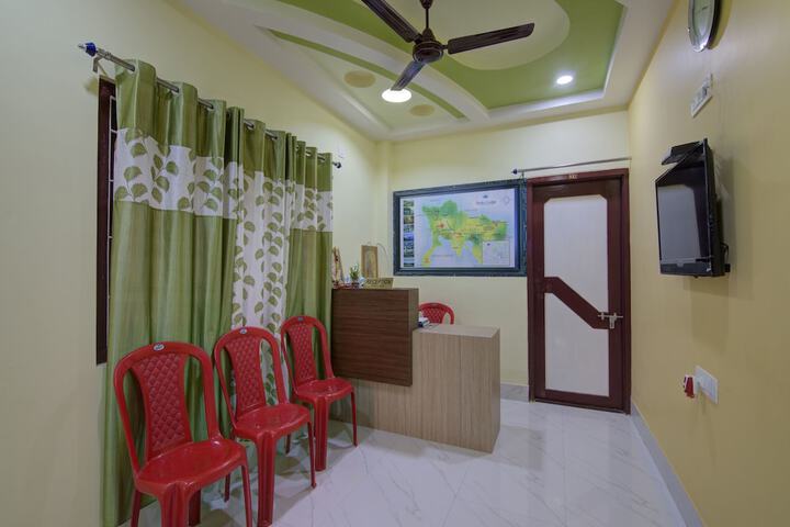 OYO 13454 DHAKA LODGE