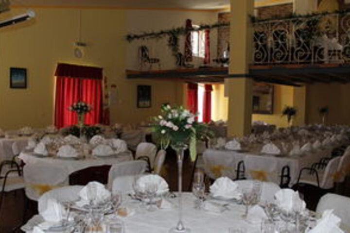 Dining 20 of 60