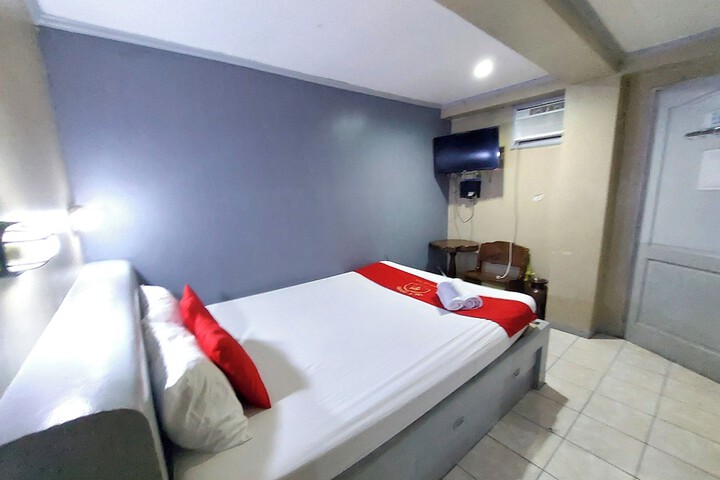 Room 5 of 24