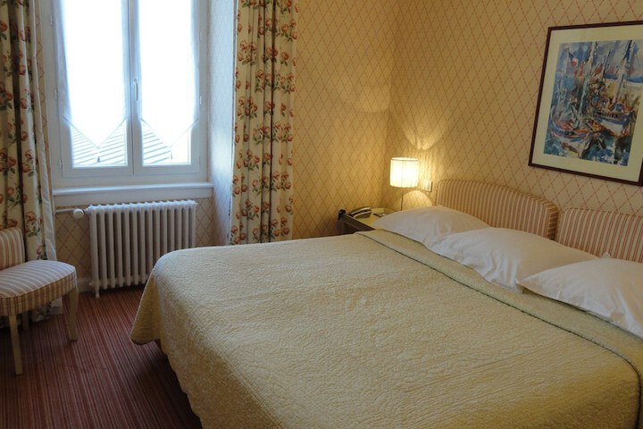 Room 5 of 42