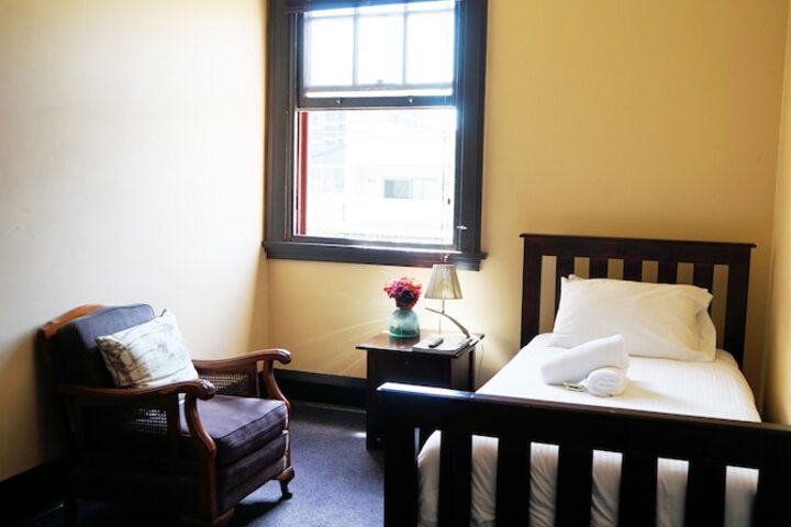 Room 16 of 39