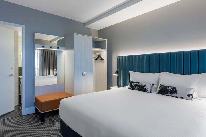 Room 10 of 87