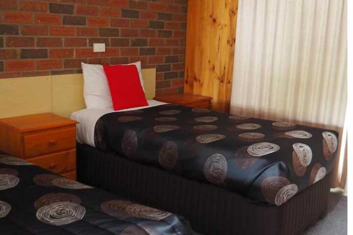 Room 2 of 12