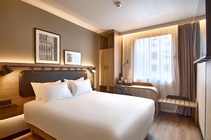 Room 10 of 49