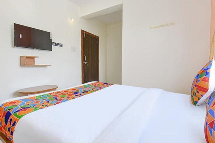 Room 15 of 24