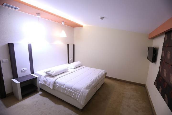 Room 22 of 86