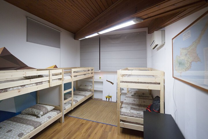 Room 5 of 20