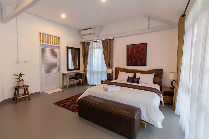 Room 7 of 48