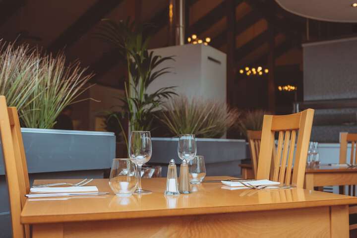 Dining 39 of 64
