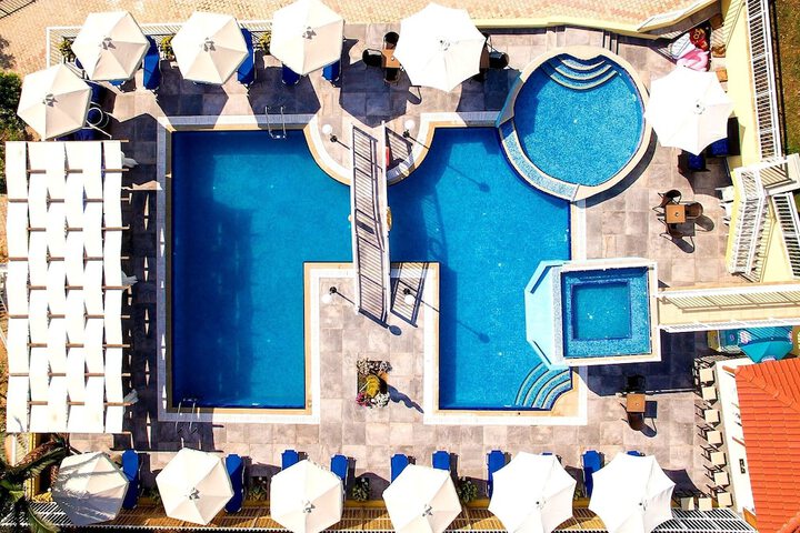 Pool 60 of 84