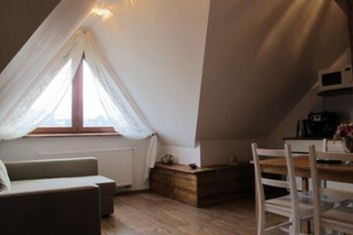 Room 15 of 19