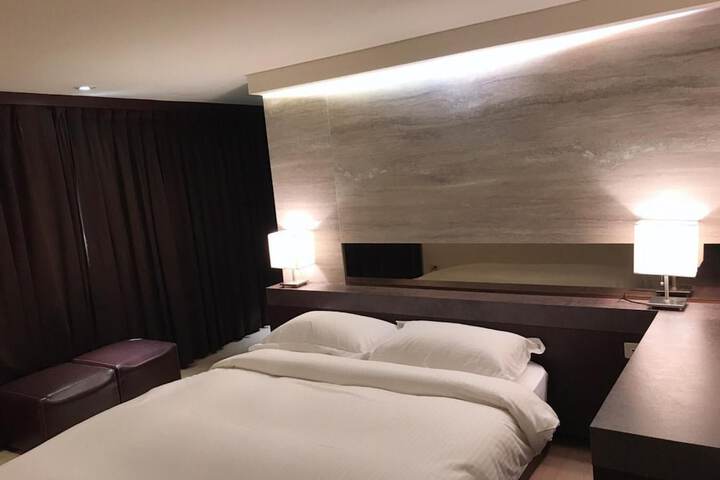 Room 21 of 63