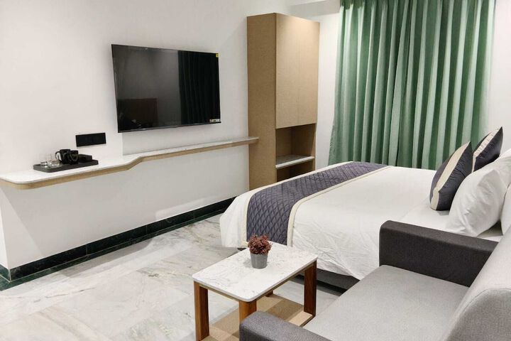 Room 10 of 23
