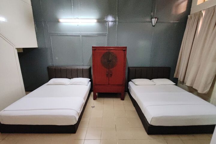 Room 28 of 68