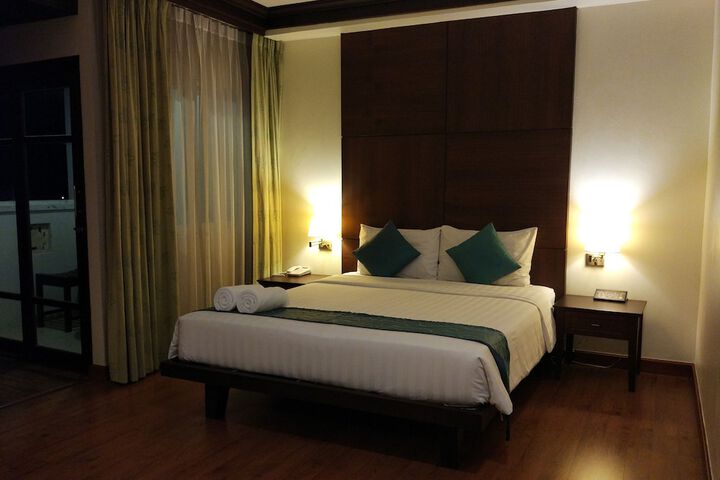 Room 8 of 50