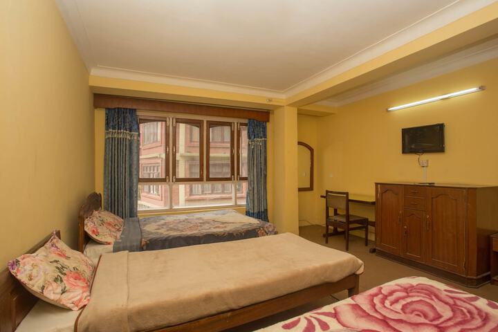 Room 10 of 17