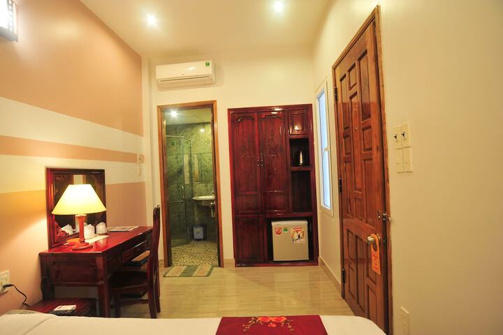 Room 6 of 51