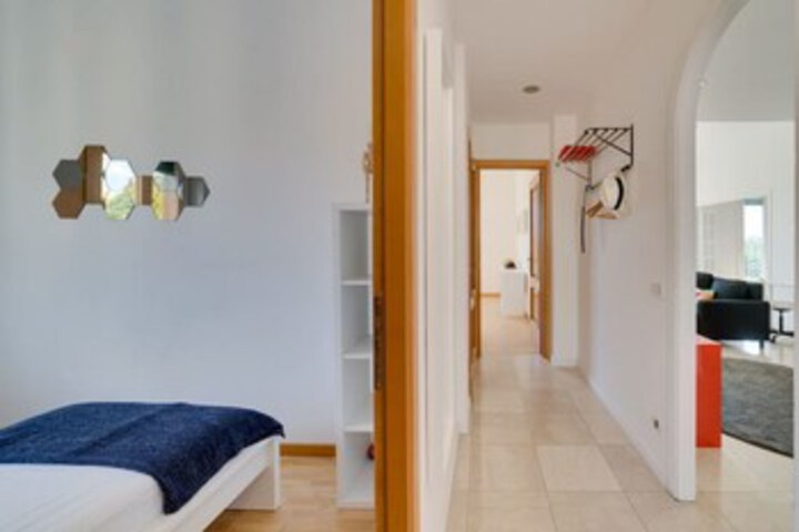 Room 8 of 24