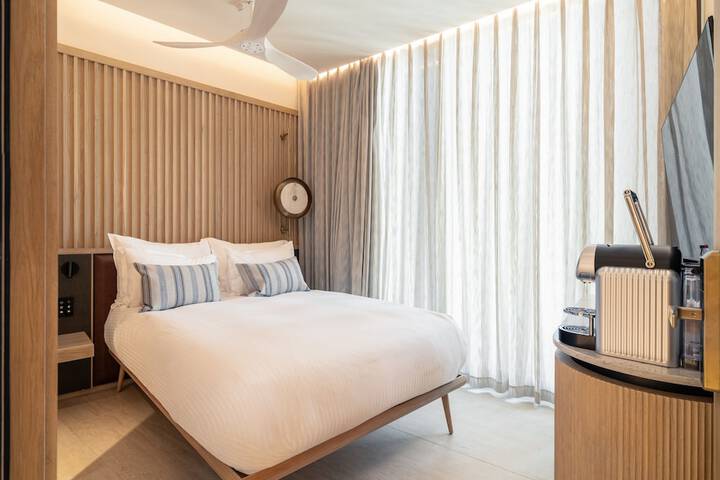 Room 32 of 105