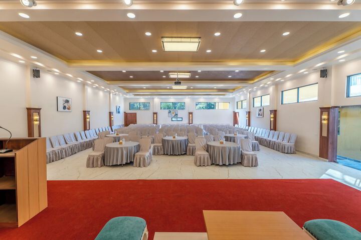 Ballroom/Hall 73 of 87