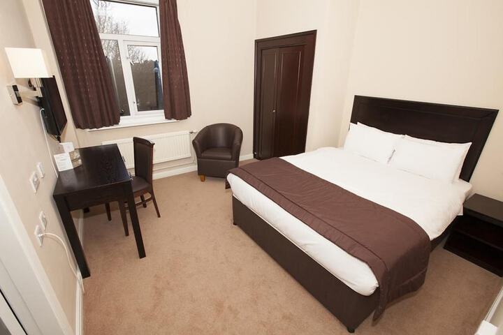 Room 8 of 39