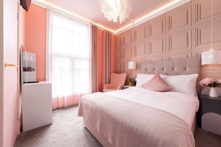Harbour Hub Hotel in Southampton