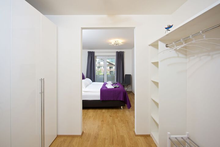 Room 5 of 16