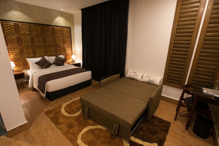 Room 9 of 33