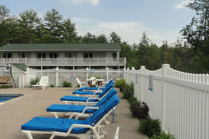 Sundeck 84 of 106