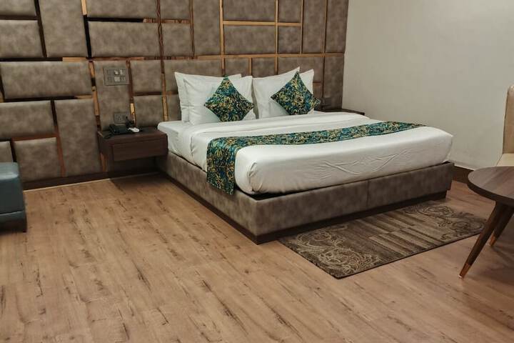 Room 142 of 221