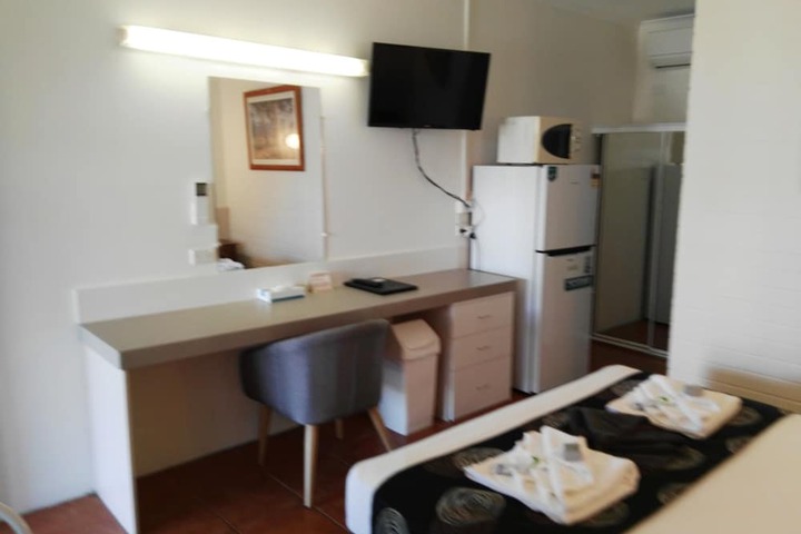 Room 4 of 74