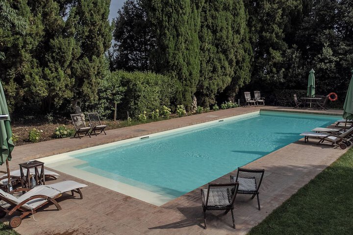 Pool 30 of 77