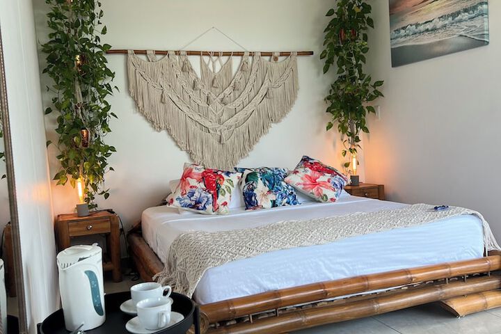 Room 52 of 102