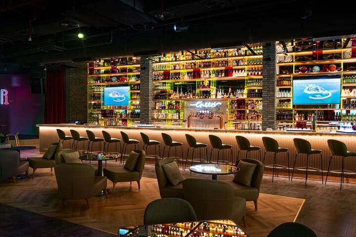Lounge 191 of 208