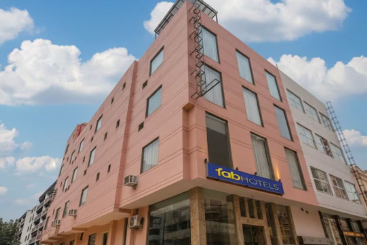 Fabhotel Aries
