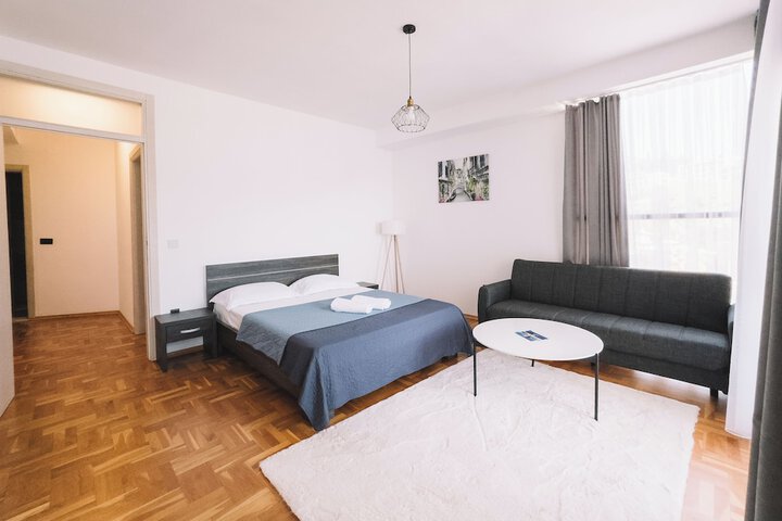Room 25 of 108